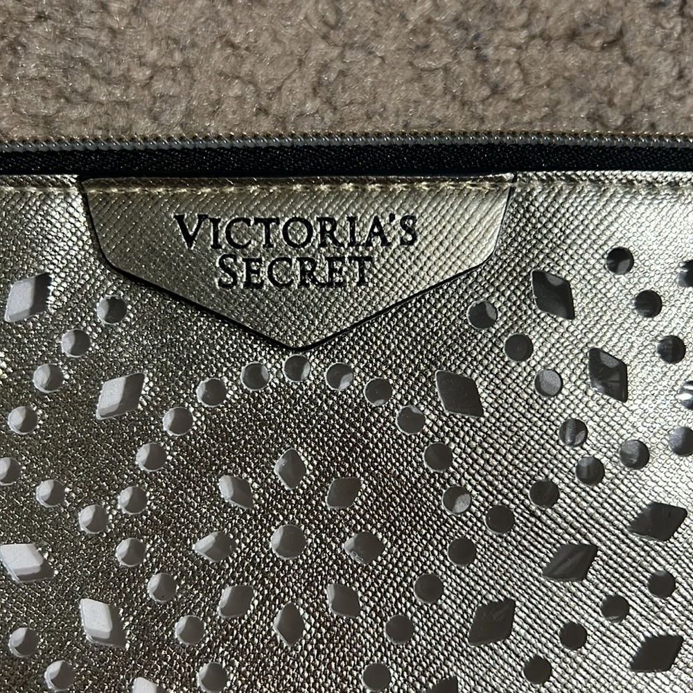 Wristlet - Picture 2 of 4